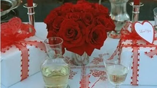 Dekorasi Meja Romantis Untuk Hari Valentine