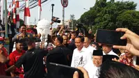 Jokowi tiba di gedung Joang, Jakarta. (Lpiutan6.com/Hanz Jimenes Salim)
