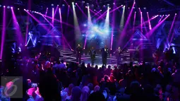 Suasana acara Golden Memories International saat menampilkan Grup musik All 4 One di Studio 5 Indosiar, Jakarta, Selasa (10/1). (Liputan6.com/Herman Zakharia)