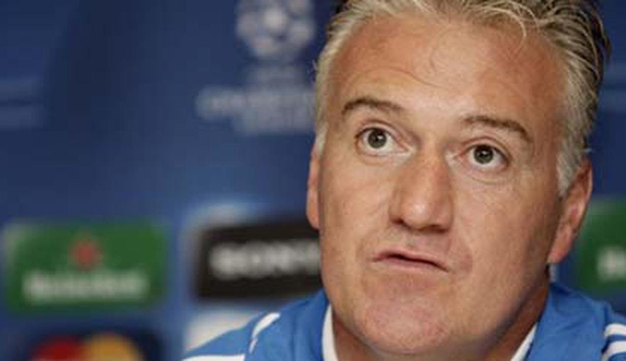 Pelatih Olympique Marseille Didier Deschamps di sesi konferensi pers di Stamford Bridge, London, 27 September 2010 jelang laga penyisihan Grup F Liga Champions lawan Chelsea. AFP PHOTO / IAN KINGTON 