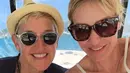 Untuk merayakan hari besar seperti Valentine dan Tahun Baru, Ellen dan Portia pun kerap memamerkan foto liburan mereka. (instagram/portiaderossi)