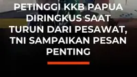 PETINGGI KKB PAPUA DIRINGKUS SAAT TURUN DARI PESAWAT, TNI SAMPAIKAN PESAN PENTING