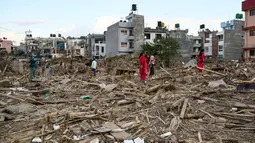 Diketahui sedikitnya 218 orang tewas dan 27 lainnya masih hilang dalam bencana banjir monsun dan tanah longsor di seluruh wilayah Nepal. (Prakash MATHEMA/AFP)