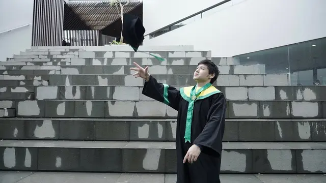 7 Potret Wisuda Nicholas Sean, Putra Ahok yang Jadi Dokter Muda