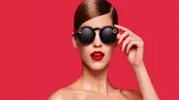 Spectacles, kacamata pintar besutan Snapchat dengan harga Rp 1,6 jutaan )Sumber: Business Insider)