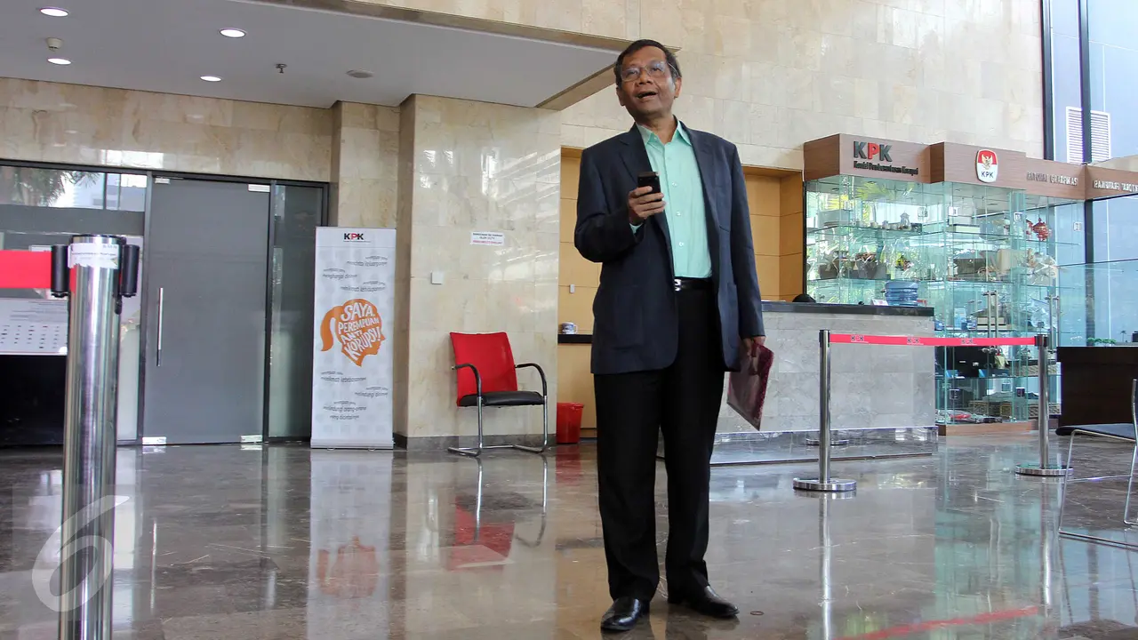 20150904- Mahfud MD ke KPK-Jakarta