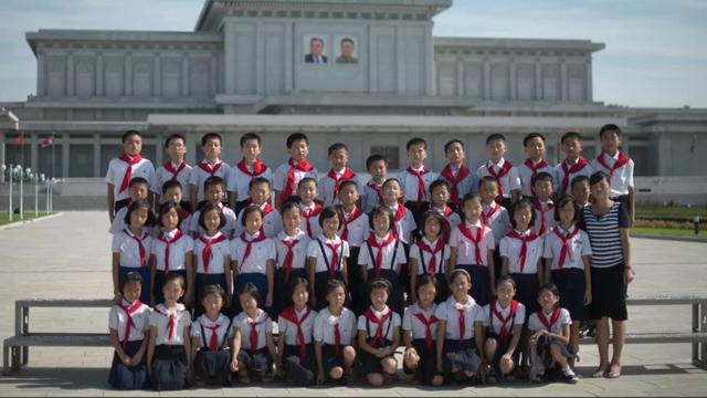 Seragam Sekolah Korea Utara