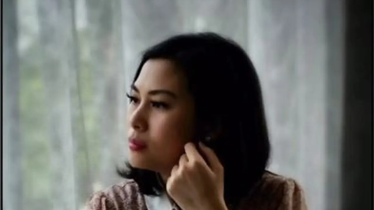 Aktif Jadi Presenter, Ini 7 Potret Terbaru Anya Dwinov yang Tampil Awet Muda