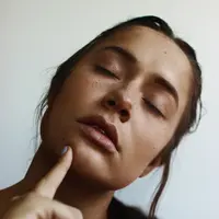 Ternyata, minyak biji buah semangka sangat baik untuk mengatasi kulit berjerawat. (Photo by Joe Robles on Unsplash)