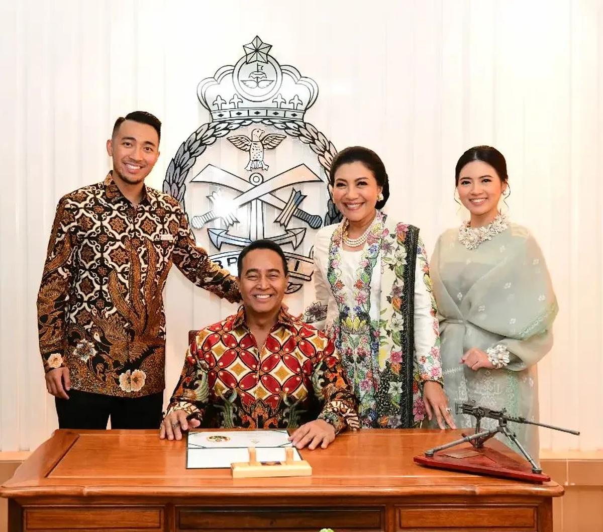 Sebagai seorang Ibu yang melihat kondisi kesehatan anaknya menurun tentu dapat membuatnya khawatir. Namun, Hetty Andika Perkasa mengaku tenang ketika kejadian mengejutkan tersebut terjadi. <br>