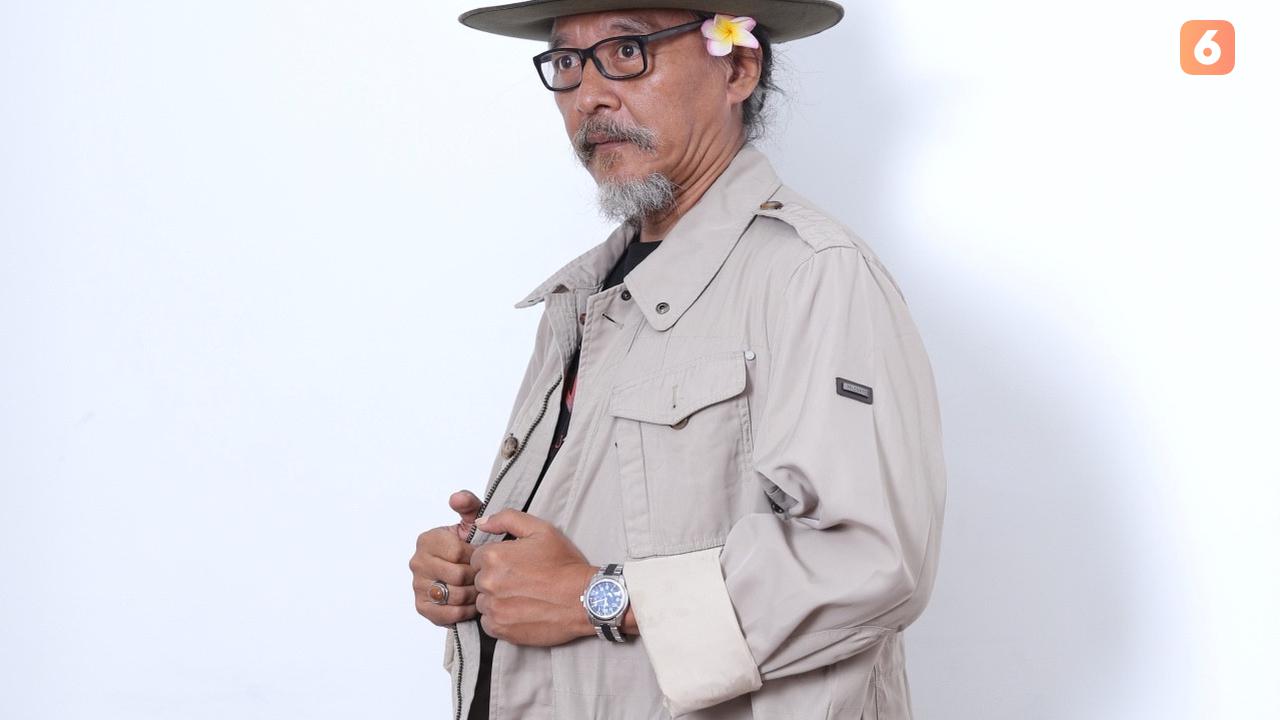 [Fimela] Sujiwo Tejo Media Visit Film Mangkujiwo