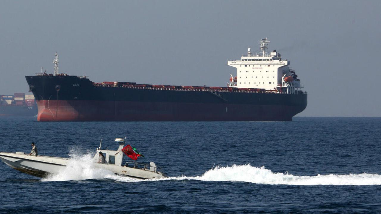 Iran Ancam Tutup Selat Hormuz yang Jadi Jalur Pasokan Minyak Dunia, Dilalui 20 Juta Barel Minyak Setiap Hari