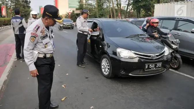 V ponedeljek, 28. julija 2025, ponovno velja omejitev prometa po sistemu »gono-sodna« v Džakarti