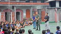 Sambangi Lapas Kelas IIB Ciamis, TNI Ajak Warga Binaan Optimis Tatap Masa Depan
