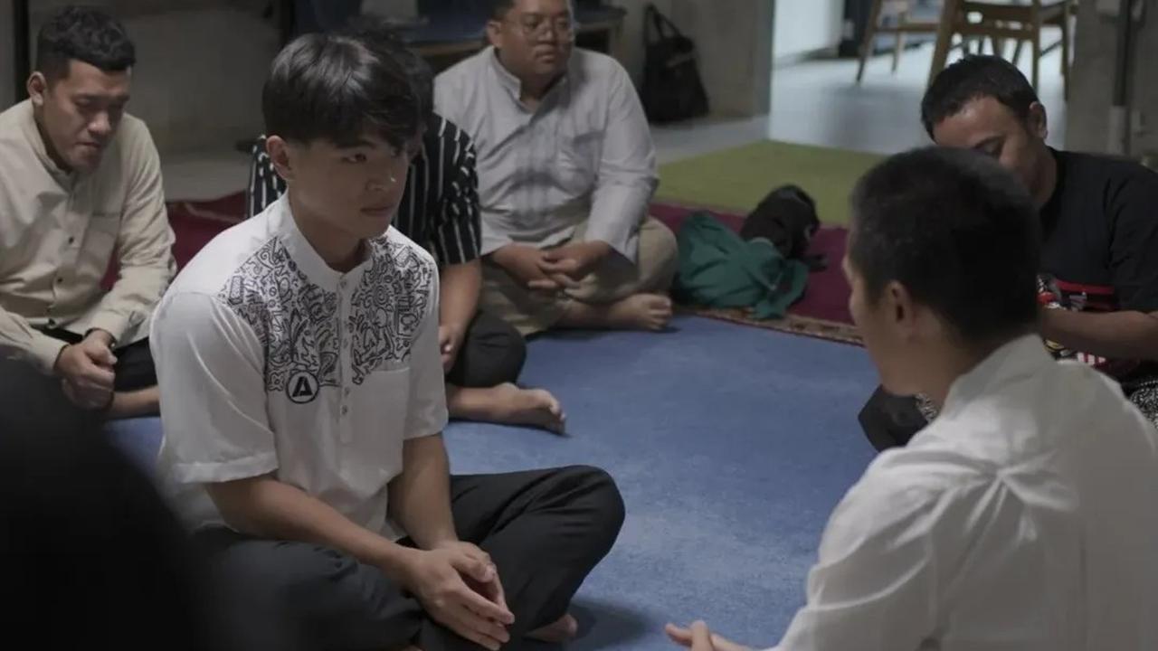 Dibimbing Ustaz Felix Siauw, Steven Wongso Pacar Arafah Rianti Resmi Jadi Mualaf di Malam ke-23 Ramadan