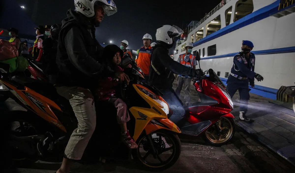 Hampir tiap tahun, Polisi mengimbau masyarakat tidak memilih mudik memakai motor.