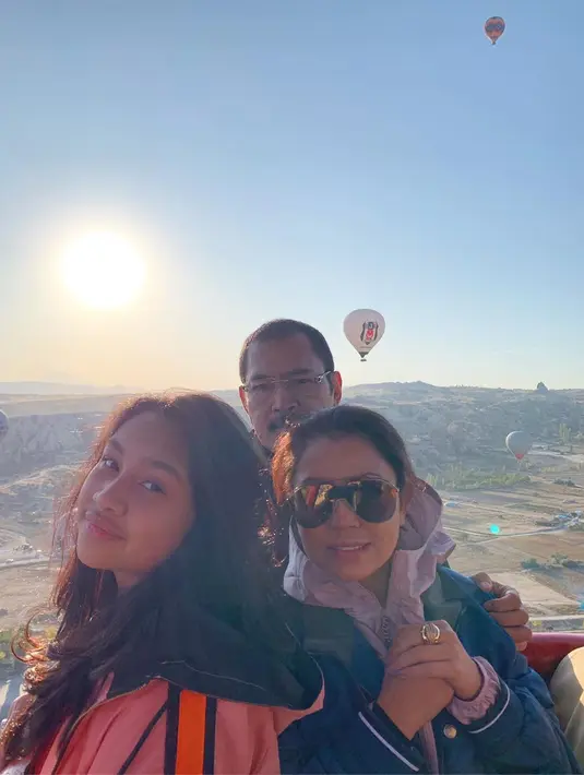 Mayangsari dan Bambang Trihatmojo (Instagram/mayangsaritrihatmodjoreal)