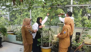 JICT mendukung penuh inisiatif generasi muda di SMAN 13 Jakarta Utara dalam kegiatan pemanfaatan minyak masak bekas menjadi 1.000 lilin aromaterapi. (Ist).