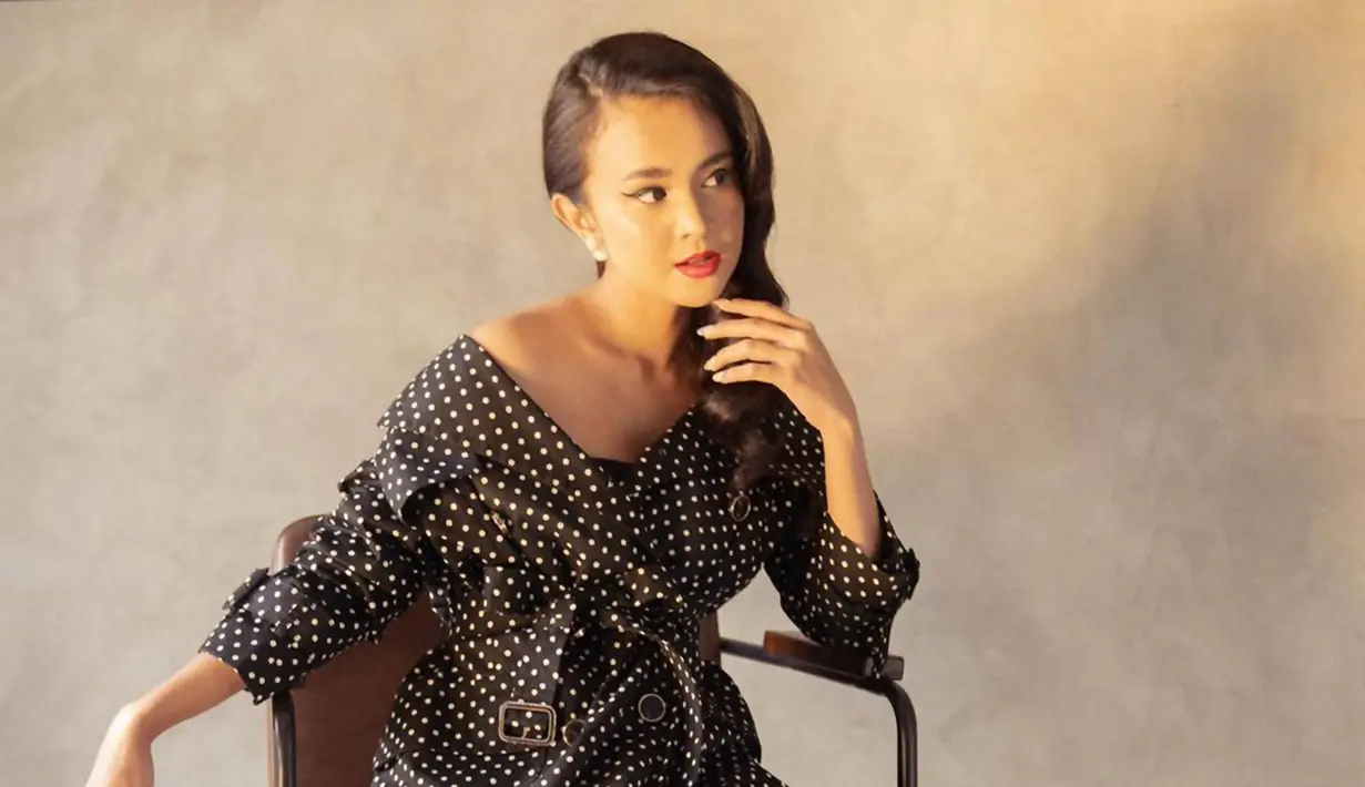 Selain itu, kiprahnya layar lebar pun berprestasi. Ia banyak sekali dinominasikan dalam berbagai ajang. Hingga pada akhirnya Michelle Ziudith pun menyabet piala pada Festival Film Bandung 2019 pada kategori Pemeran Wanita Terpuji Serial Televisi (Liputan6.com/IG/@michelleziu)
