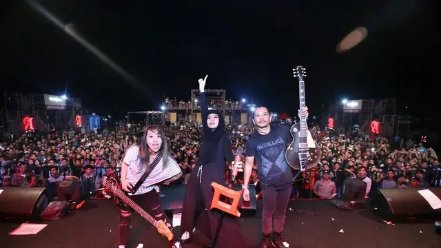 [Bintang] Tantri Kotak Berhijab