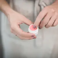 ilustrasi cara merawat kulit siku kering/pixabay