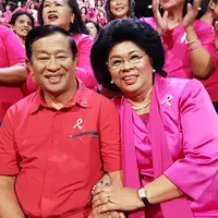 Agum Gumelar bersama istri Linda Amalia Sari menyaksikan Golden Memories 