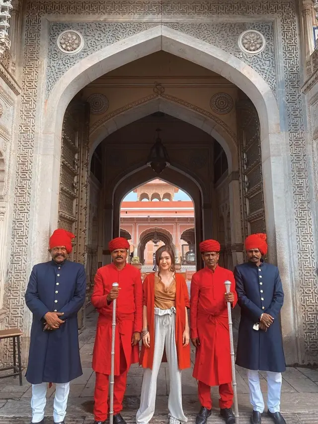 Potret Febby Rastanty Liburan ala Backpacker di India