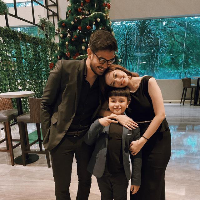 Hamil Anak Laki-laki, Ini 6 Potret Faradilla Yoshi Bersama Suami dan Putra Sambung