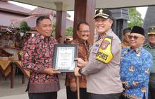 Polres Blitar Beri Apresiasi Pos Kamling Berprestasi, Perkuat Keamanan Lingkungan