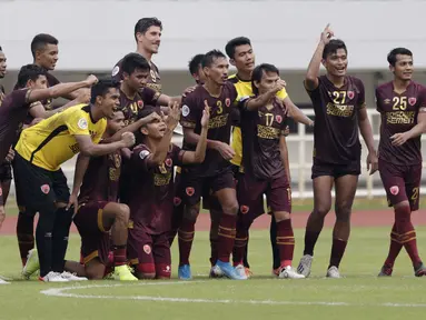 Pemain PSM Makassar merayakan kemenangan atas Lalenok United pada laga Piala AFC di Stadion Pakansari, Bogor, Jawa Barat, Rabu (29/1/2020). PSM menang 3-1 atas Lalenok United. (Bola.com/M Iqbal Ichsan)
