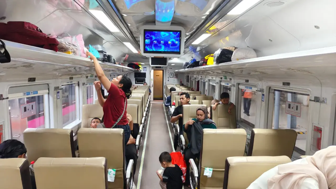 Jalur kereta api di Purwokerto terganggu, KAI lakukan rekayasa perjalanan dan beri refund bagi penumpang terdampak. (Dok KAI)
