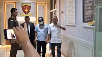 Diperiksa Kejati, Bupati Lampung Timur Dawam Rahardjo Irit Bicara, Sempat Terjadi Aksi Dorong dengan Wartawan