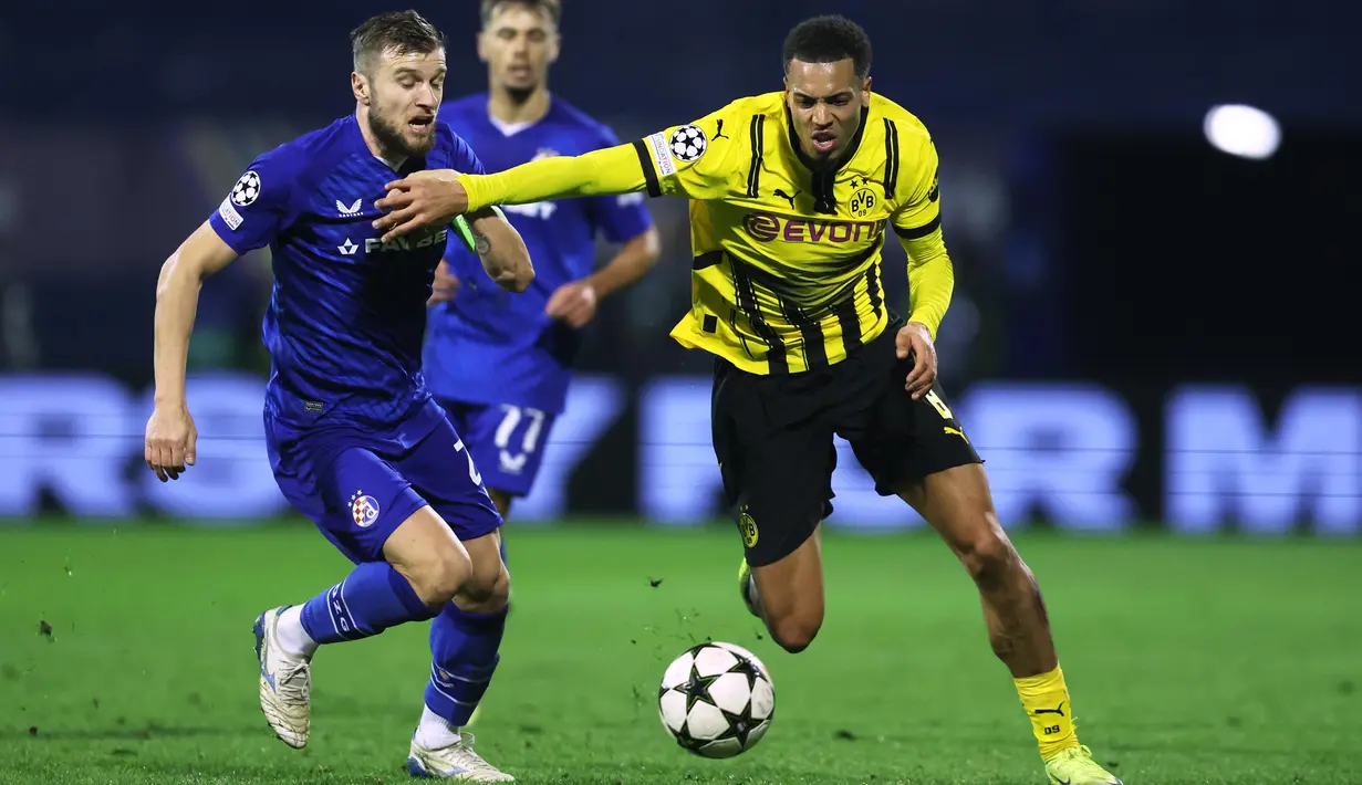 Keunggulan Borussia Dortmund atas Dinamo Zagreb bertahan hingga akhir babak pertama. (Damir SENCAR/AFP)