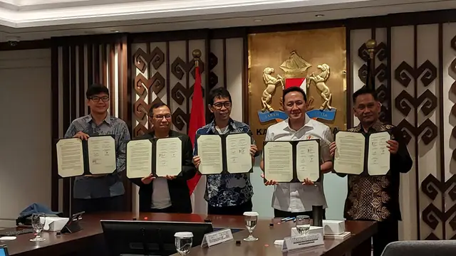 Wakil Ketua Umum Bidang Pariwisata dan Ekonomi Kreatif Kadin Indonesia, Triawan Munaf. Kadin Indonesia menggandeng M Bloc Academy, GreatNusa, Binus Business School, dan Sirclo membentuk program Jenama Lab. (Arief/Liputan6.com)