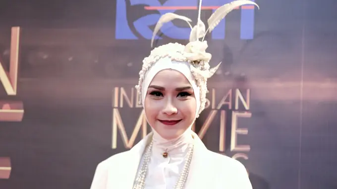 [Bintang] Zaskia Adya Mecca