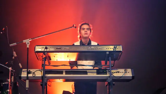 [Fimela] Dewa 19 -The Best of Dewa 19 with Once