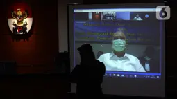 Wali Kota nonaktif Medan Tengku Dzulmi Eldin menjalani sidang pembacaan tuntutan secara video conference di Gedung KPK, Jakarta, Kamis (14/5/2020). Tengku Dzulmi Eldin terlibat dalam kasus dugaan menerima suap proyek dan jabatan pada Pemkot Medan tahun 2019. (merdeka.com/Dwi Narwoko)