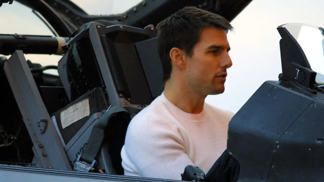 [Bintang] Tom Cruise