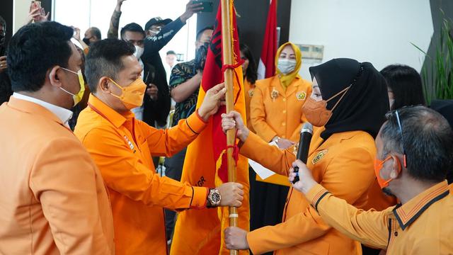 Dewan Pimpinan Pusat Ormas Musyawarah Kekeluargaan Gotong Royong (MKGR) resmi melantik Adde Rosi Khoerunnisa sebagai Ketua Umum Badan Pengurus Pusat Gerakan Perempuan (GEPE) Ormas MKGR.