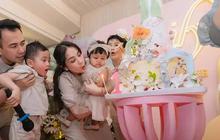 10 Potret Kemeriahan Momen Ulang Tahun Baby Lily Anak Raffi Ahmad dan Nagita Slavina di Rumah Andara, Kompak Pakai Baju Serba Krem