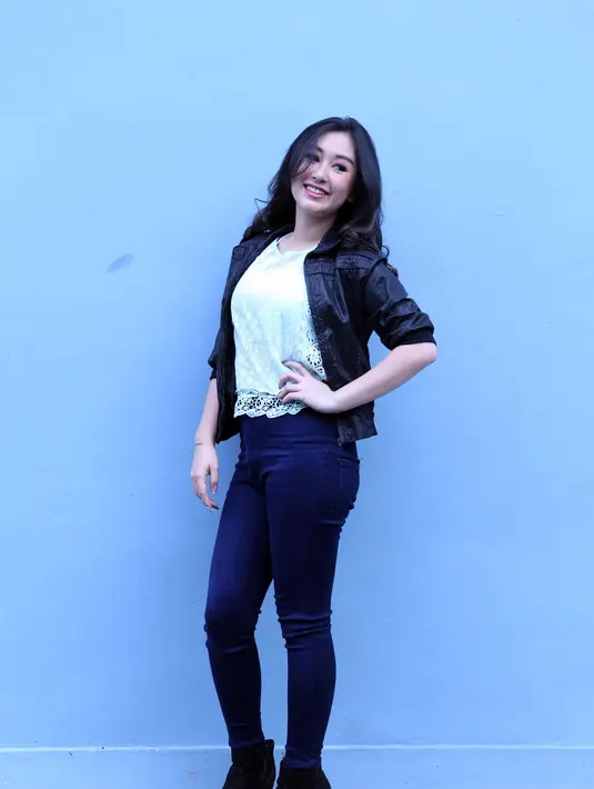 "Sudah punya keluarga. Ada syuting juga nggak enak kali, ingin merasakan jadi suami kayak orang-orang lainnya. Aku sih merasa mungkin waktunya sudah tepat," ujar Kathy Indra. (Nurwahyunan/Bintang.com)