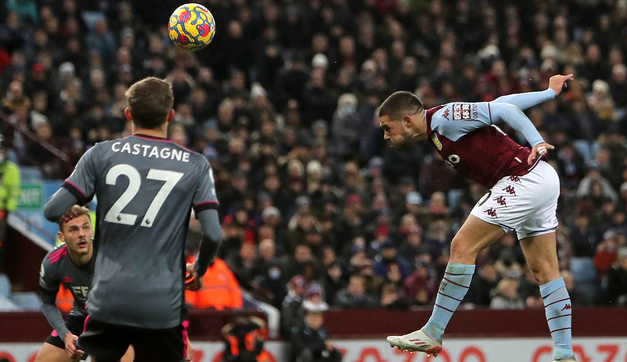 Emiliano Buendia. Pemain asal Argentina yang awal musim 2021/2022 ini mulai memperkuat Aston Villa usai 3 musim berseragam Norwich City sejak 2018/2019, dilahirkan pada 25 Desember 1996 di Mar del Plata, Argentina. Pada perayaan Natal tahun ini ia genap berusia 25 tahun. (AFP/Geoff Caddick)