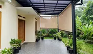6 Ide Pelindung Teras Depan agar Tidak Tampias Saat Hujan, Tetap Sejuk dan Nyaman