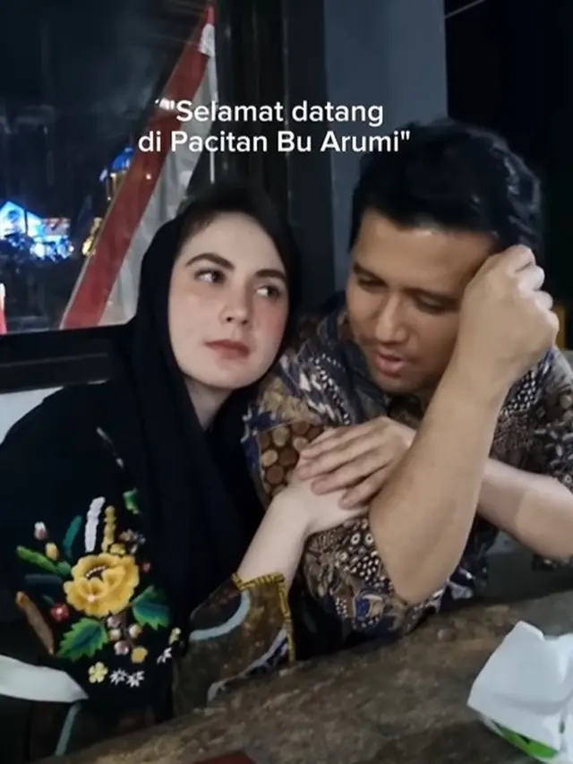 Arumi Bachsin dan Emil Dardak (Instagram/arumibachsin_94)