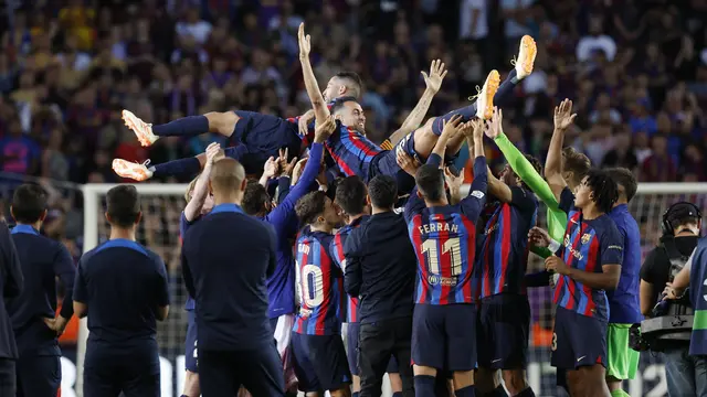 Momen Perpisahan Jordi Alba dan Sergio Busquets di Barcelona