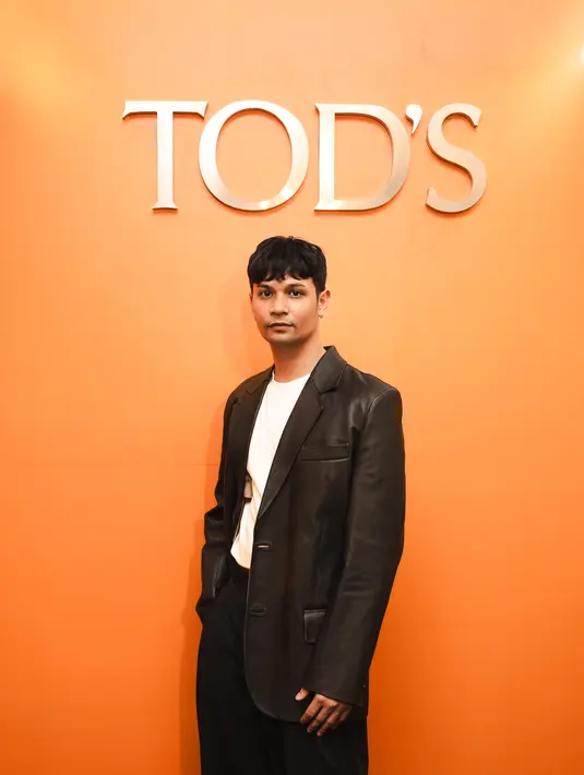 Tod’s telah meresmikan pembukaan butik pertamanya di Indonesia, melanjutkan perjalanannya dalam membawa craftsmanship Italia yang tak lekang waktu serta kemewahan yang elegan ke pelanggan di Indonesia.