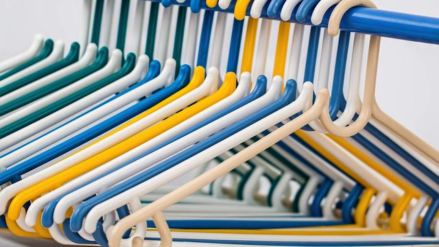 5 Kesalahan Remeh yang Buat Pakaian di Lemari Kecil Berantakan