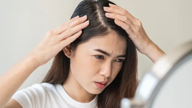 12 Penyebab Kulit Kepala Bau Apek yang Jarang Disadari, Cek Cara Mengatasinya!