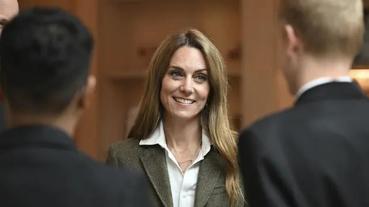 Bukan Wig, Kate Middleton Diyakini Ahli Pakai Ekstensi untuk Rambut Pirangnya yang Viral