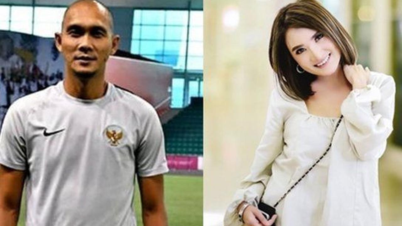 Markus Horison, mantan kiper Timnas Indonesia, menikah dengan Kiki Amalia pada tahun 2010.